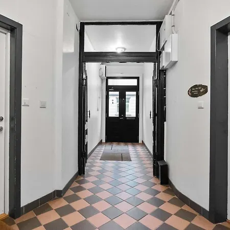 아파트 Large 4br In Quiet Nygaard