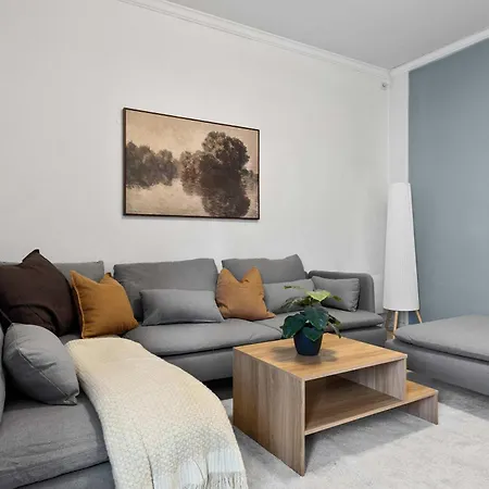 Large 4br In Quiet Nygaard 아파트 베르겐